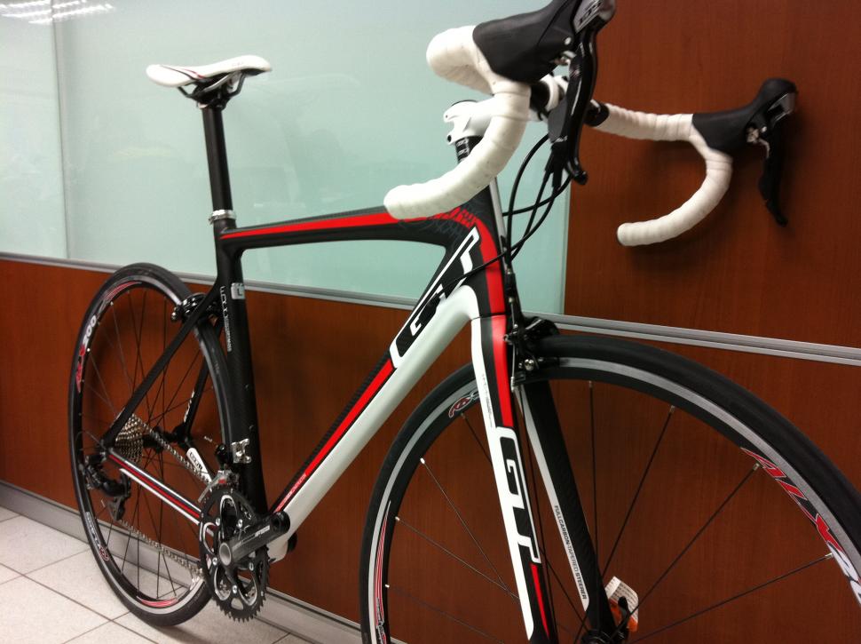 GT 2012 road bike line gets lighter alloy and carbon frames, still